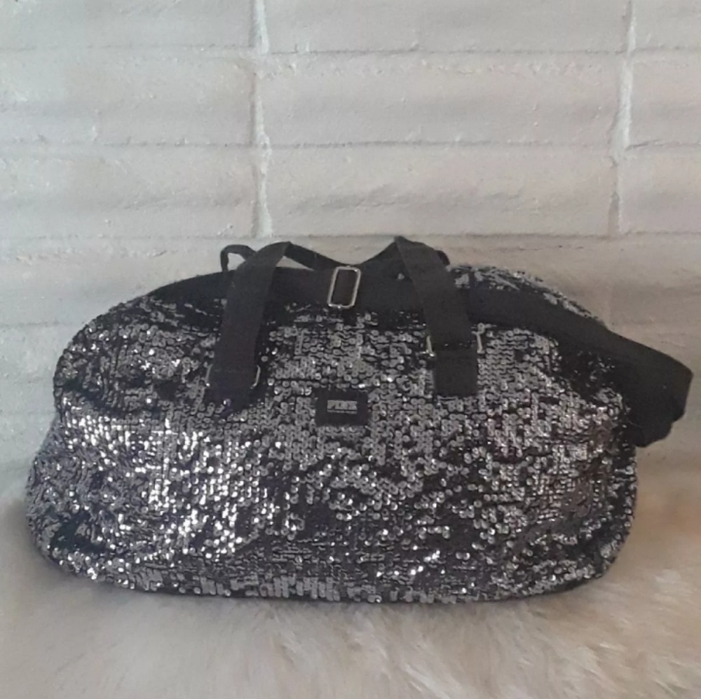 RARE Limited Edition Victoria's Secret Pink Duffel